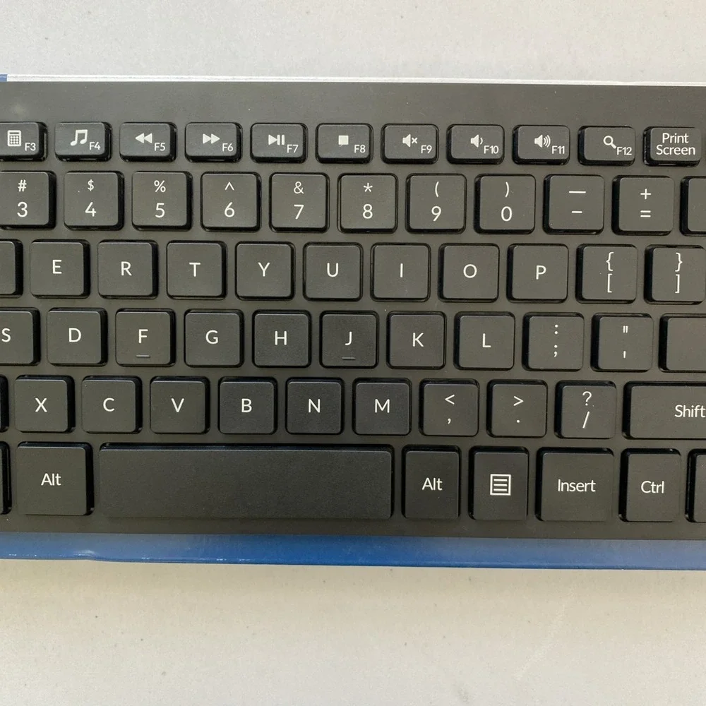 Insignia‎ - Full-size Bluetooth Scissor Switch Keyboard - NS-PK3KCB2 - GRADE A